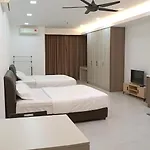 Q Permaisuri Homestay